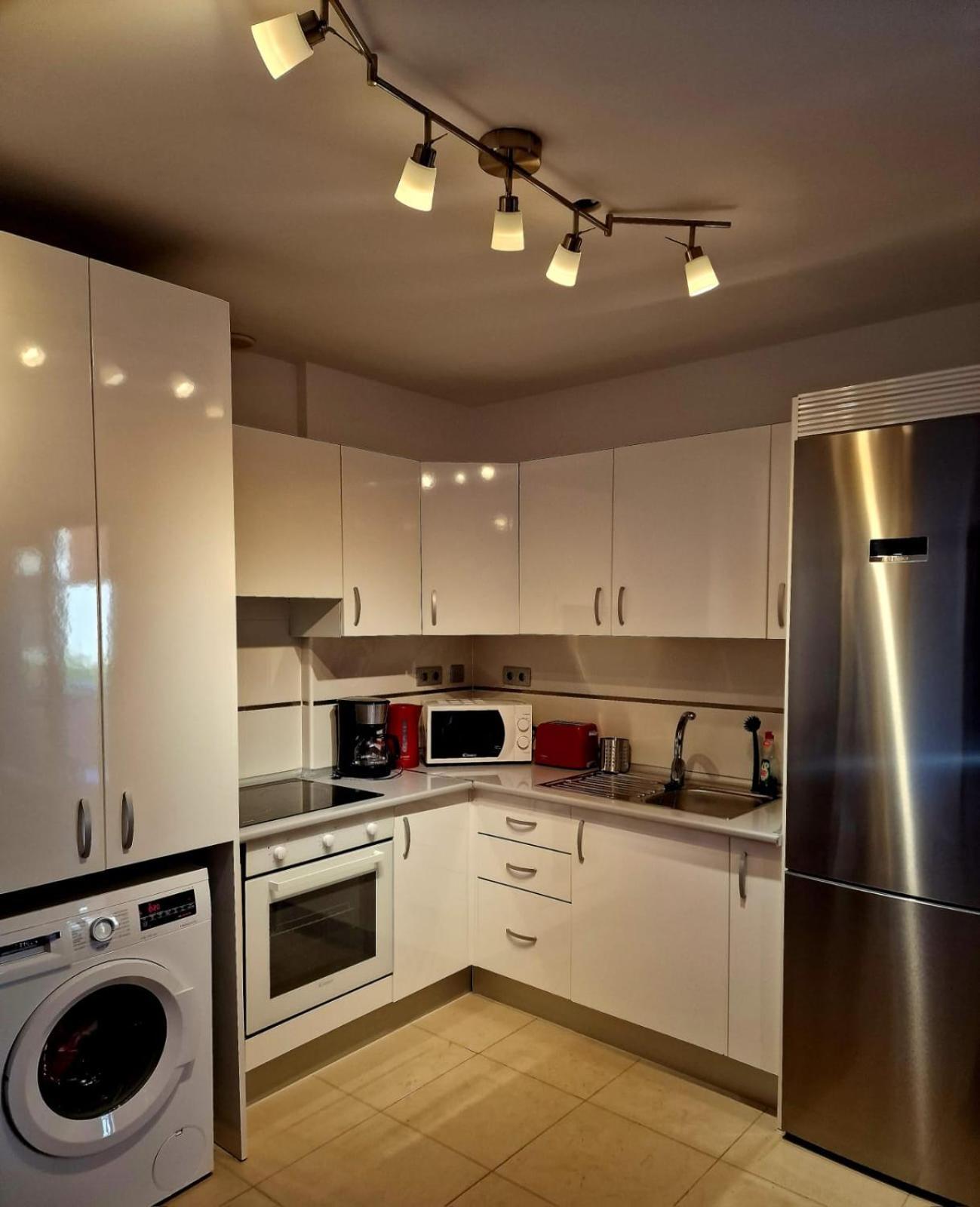 Alcala Seaside Apartment, Two Rooms, Private Parking 外观 照片